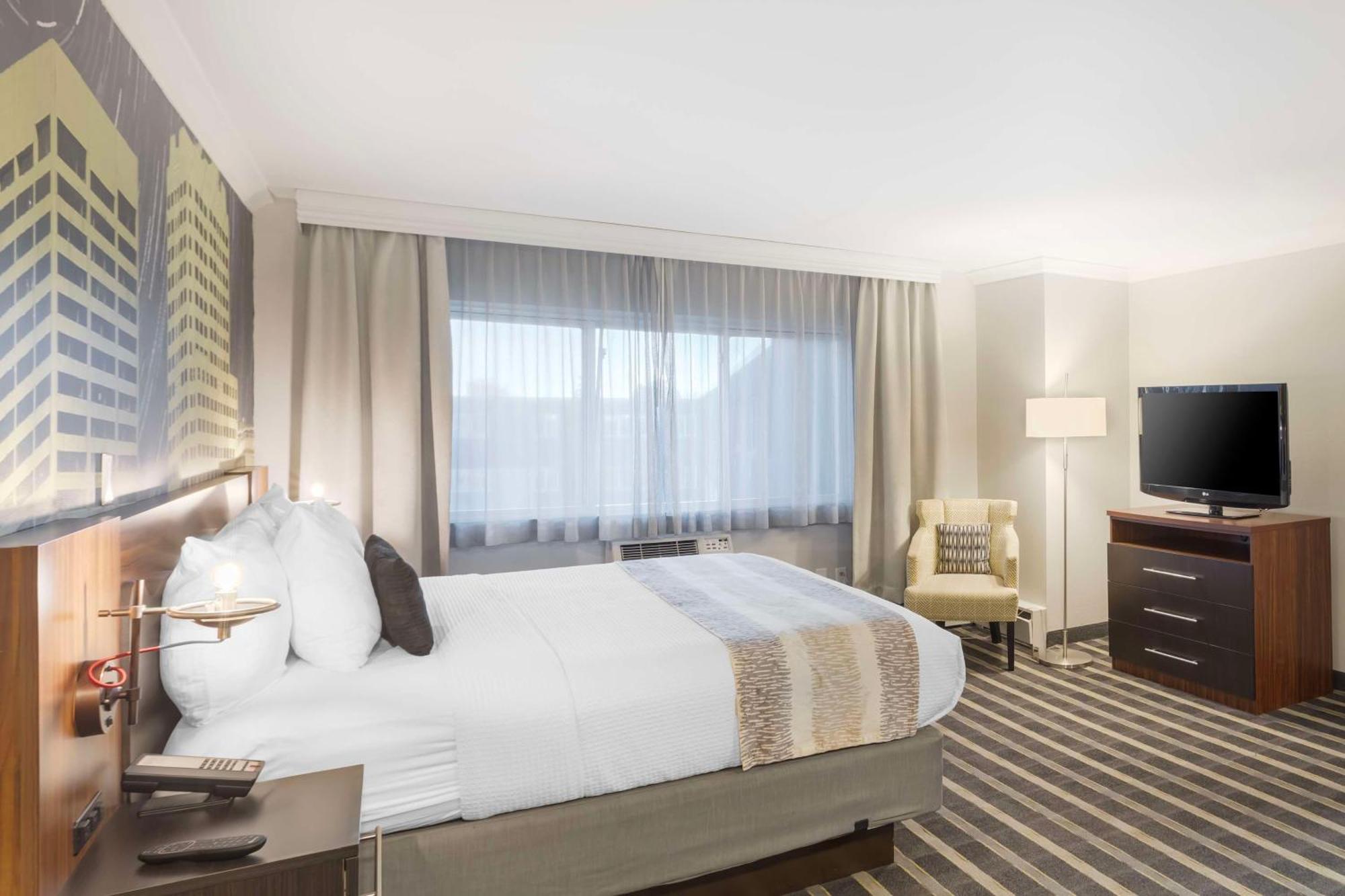 Best Western Plus Milwaukee West Buitenkant foto