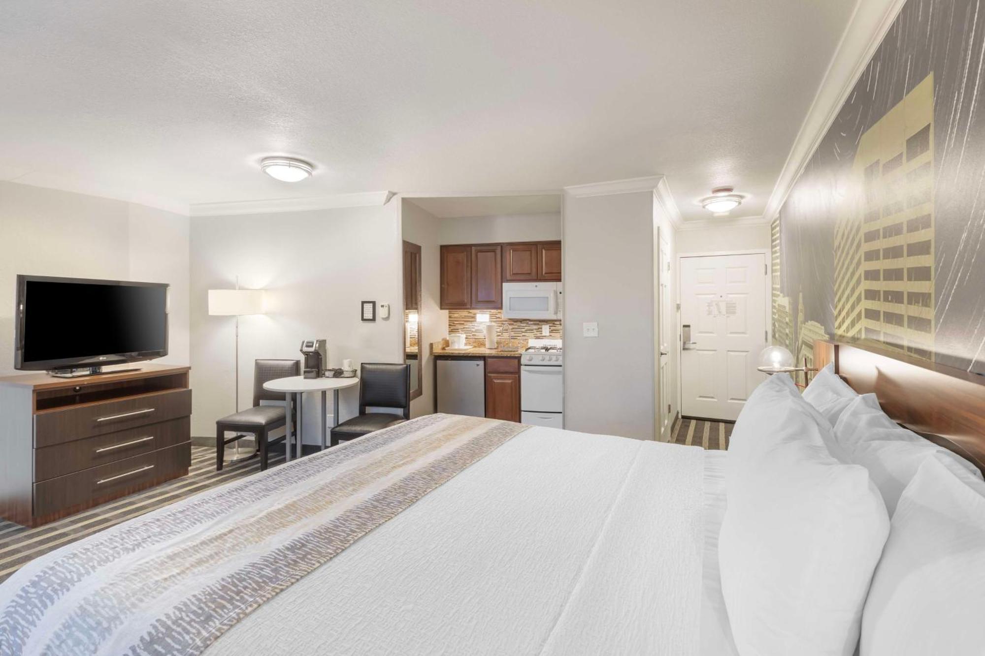 Best Western Plus Milwaukee West Buitenkant foto