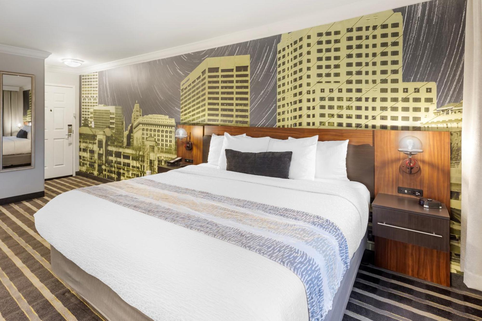 Best Western Plus Milwaukee West Buitenkant foto